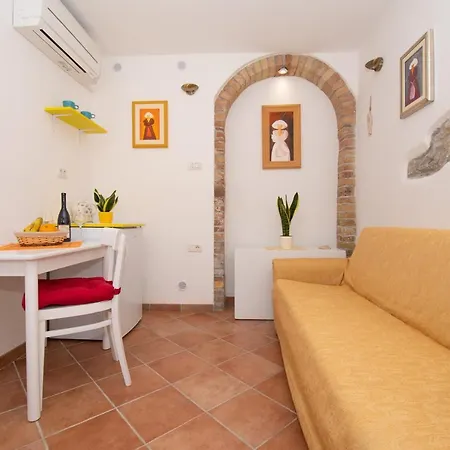 Studio May * Pirano